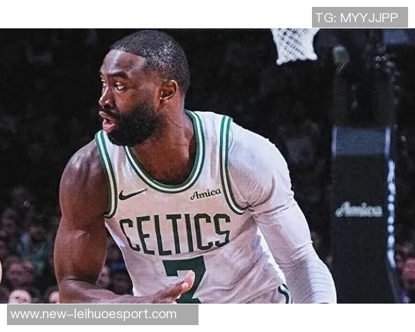 轻松发挥杰伦布朗13投6中轻松斩获21分1篮板展现实力