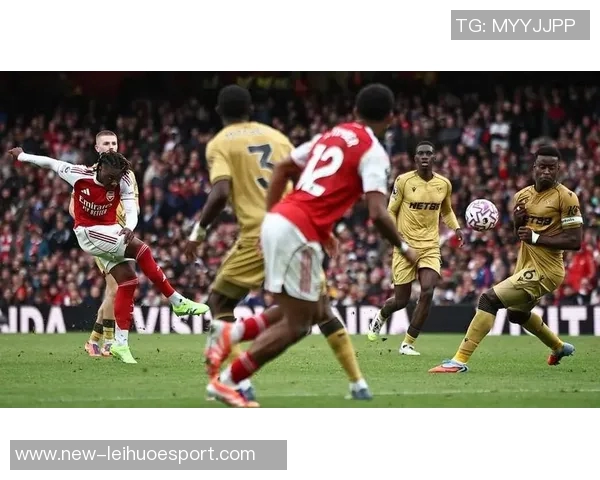 阿森纳前场定位球险情加布里埃尔头球击中横梁赖斯补射被挡 阿森纳前场定位球险情加布里埃尔头球击中横梁赖斯补射被挡