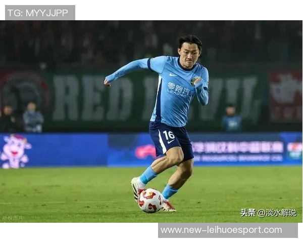 上海海港在中超联赛第29轮中以三球优势战胜浙江俱乐部绿城展现强劲实力